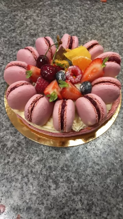 Entremets Tutti Frutti aux macarons à Lyon 09, Lyon 9, Le Plaisir Sucré